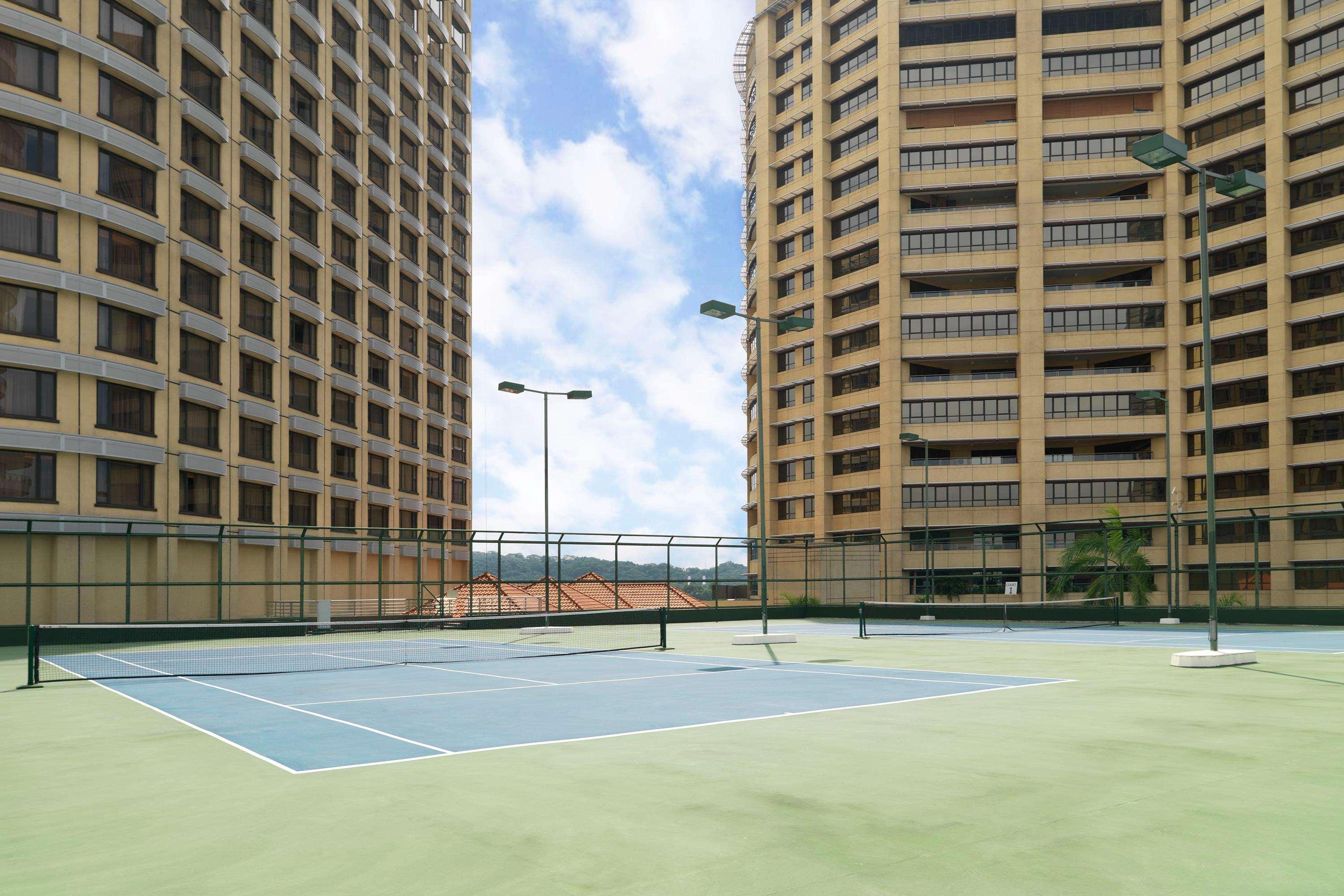 One World Hotel Petaling Jaya Eksteriør bilde Tennis courts at the complex