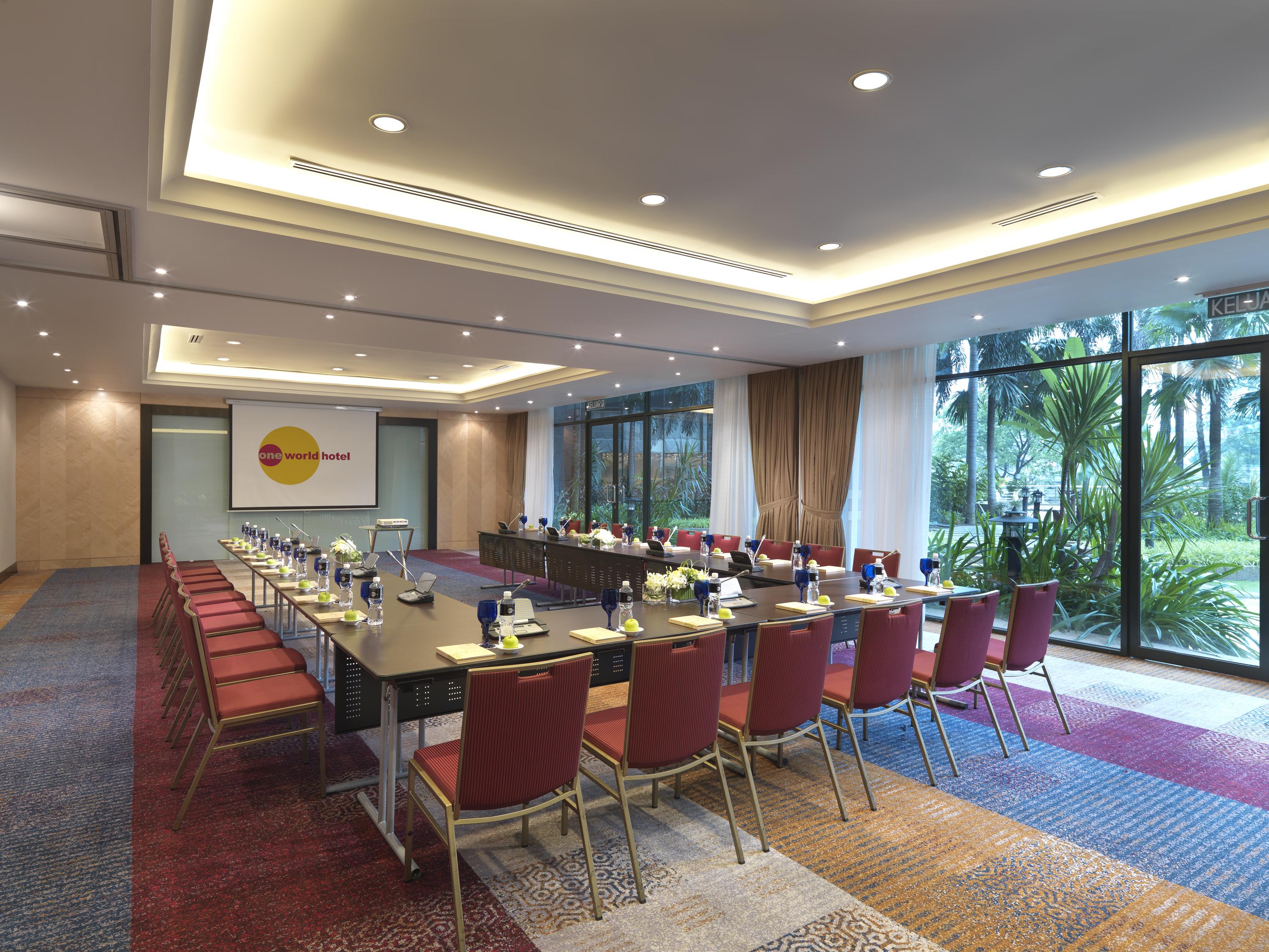 One World Hotel Petaling Jaya Eksteriør bilde Meeting room at the hotel